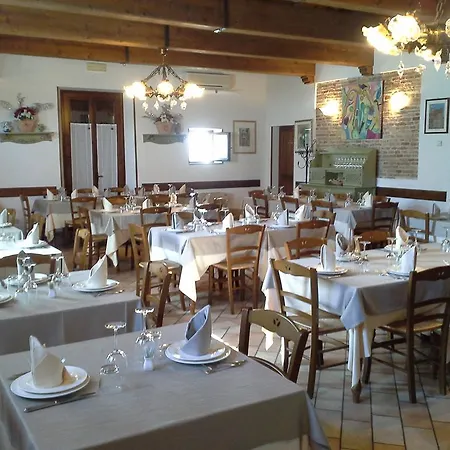 Agriturismo La Grotta Fano (Pesaro and Urbino)